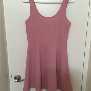 Cute spring dress!